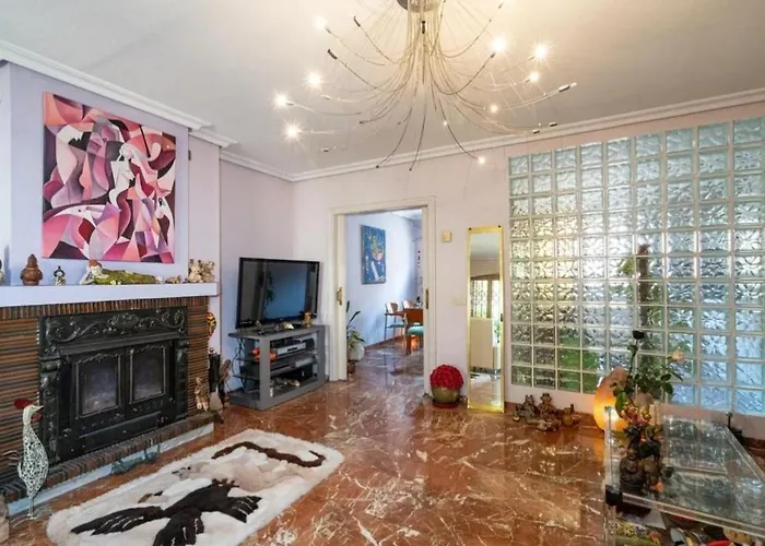 Проживание в семье Palau De Vic *